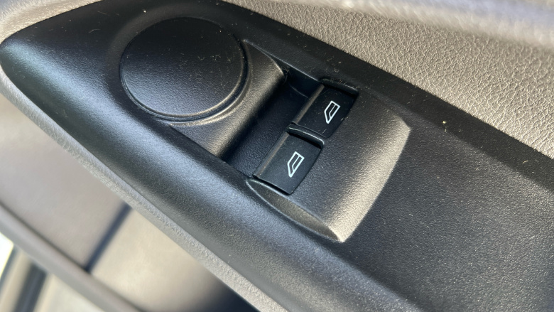 Ford Transit Connect 240 L2 Diesel 1.5 EcoBlue 100ps Leader D/Cab Van